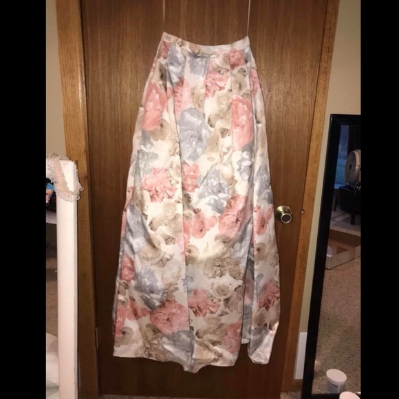 FLORAL PROM DRESS 🌸 - Picture 5 of 7